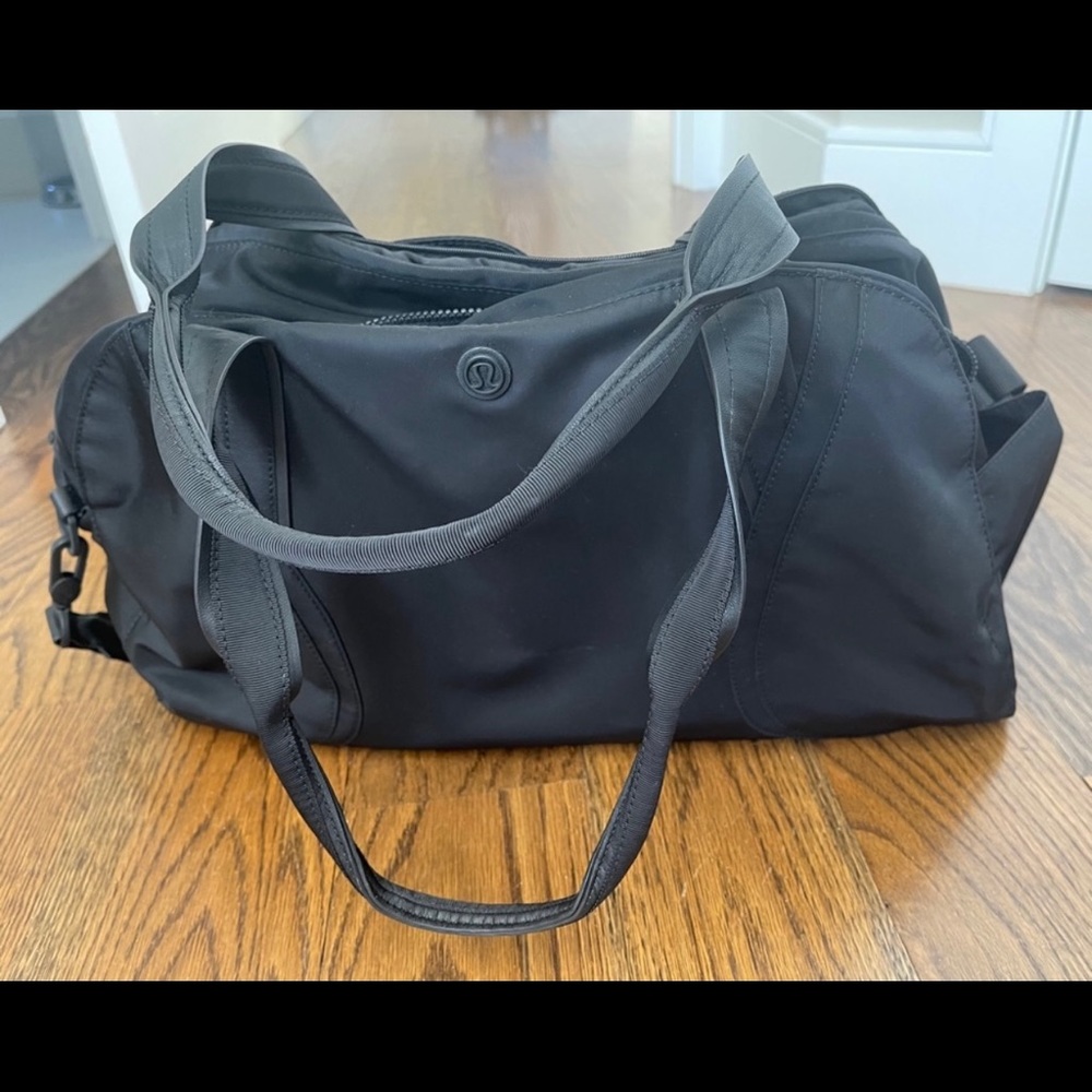 Lululemon travel bag with lap top sleeve
